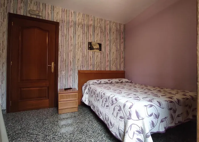 Hotel cerca del colegio: Hostal Plaza