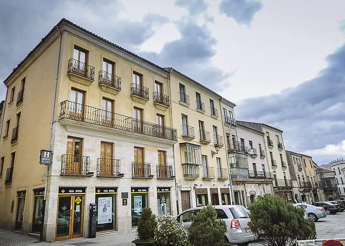 Hotel cerca del colegio: Hostal Plaza